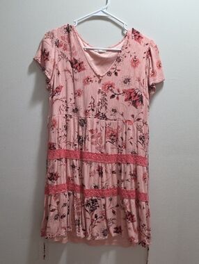 Maurices Pink Floral V‑Neck Lace Trim Mini Dress